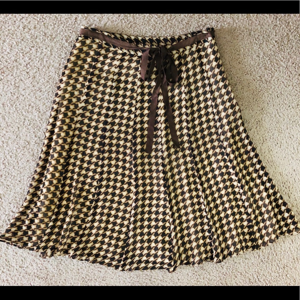 John Paul Richard 100% Silk Skirt Sz 4P🌷Flared